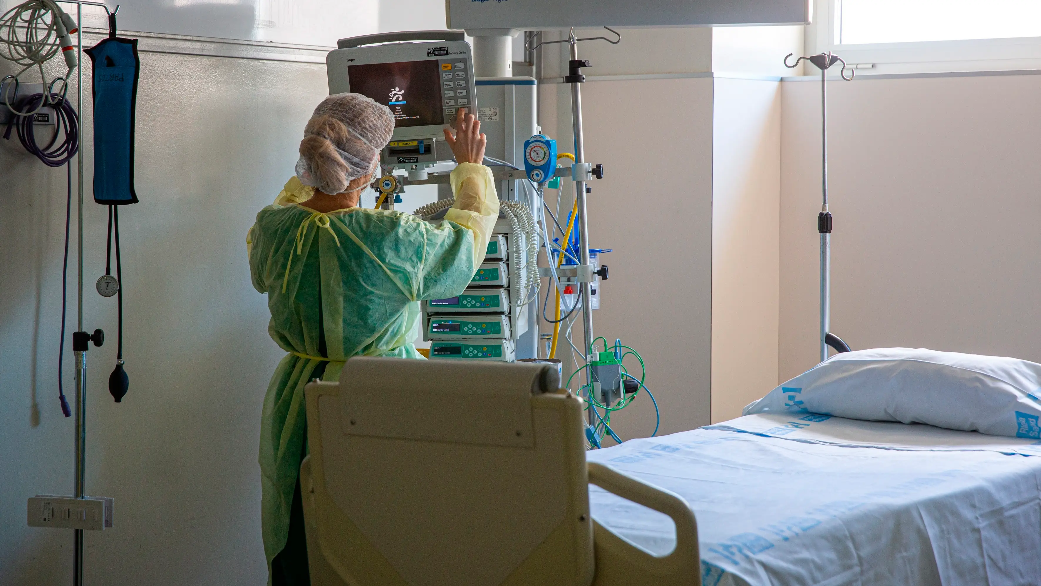 Una sanitaria en el Hospital San Pedro de Logroño Una sanitaria en el Hospital San Pedro de Logroño