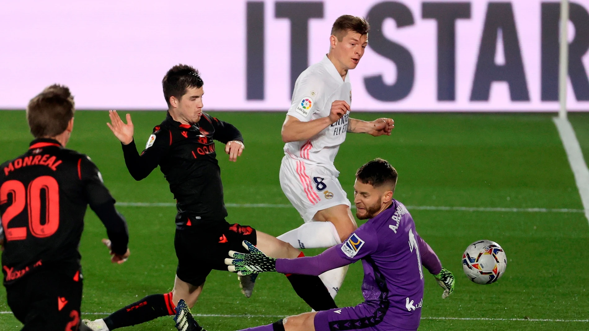 Ocasión de Kroos durante el partido contra la Real sociedad Ocasión de Kroos durante el partido contra la Real sociedad