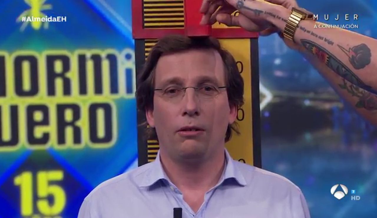 ¡Duelo de altura! La divertida competición entre José Luis Martínez-Almeida y Pablo Motos ¡Duelo de altura! La divertida competición entre José Luis Martínez-Almeida y Pablo Motos