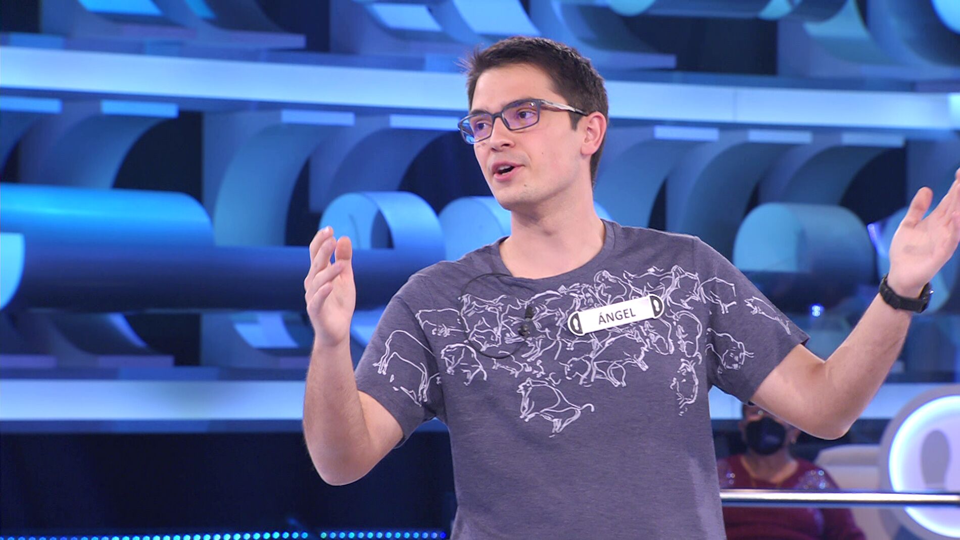 &iexcl;Alma de tuno! &Aacute;ngel hace honor a su profesi&oacute;n frustrada y canta en &lsquo;&iexcl;Ahora caigo!&rsquo; 