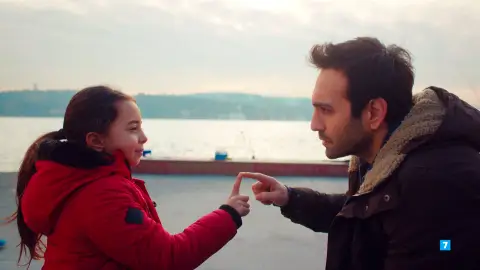 Demir y Öykü, inseparables: "Vamos a luchar juntos contra todo lo que venga" Demir y Öykü, inseparables: "Vamos a luchar juntos contra todo lo que venga"