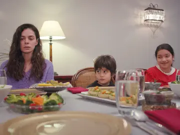 Nezir anuncia invitados: ¿quién se sentará junto a Bahar, Nisan y Doruk? Nezir anuncia invitados: ¿quién se sentará junto a Bahar, Nisan y Doruk?