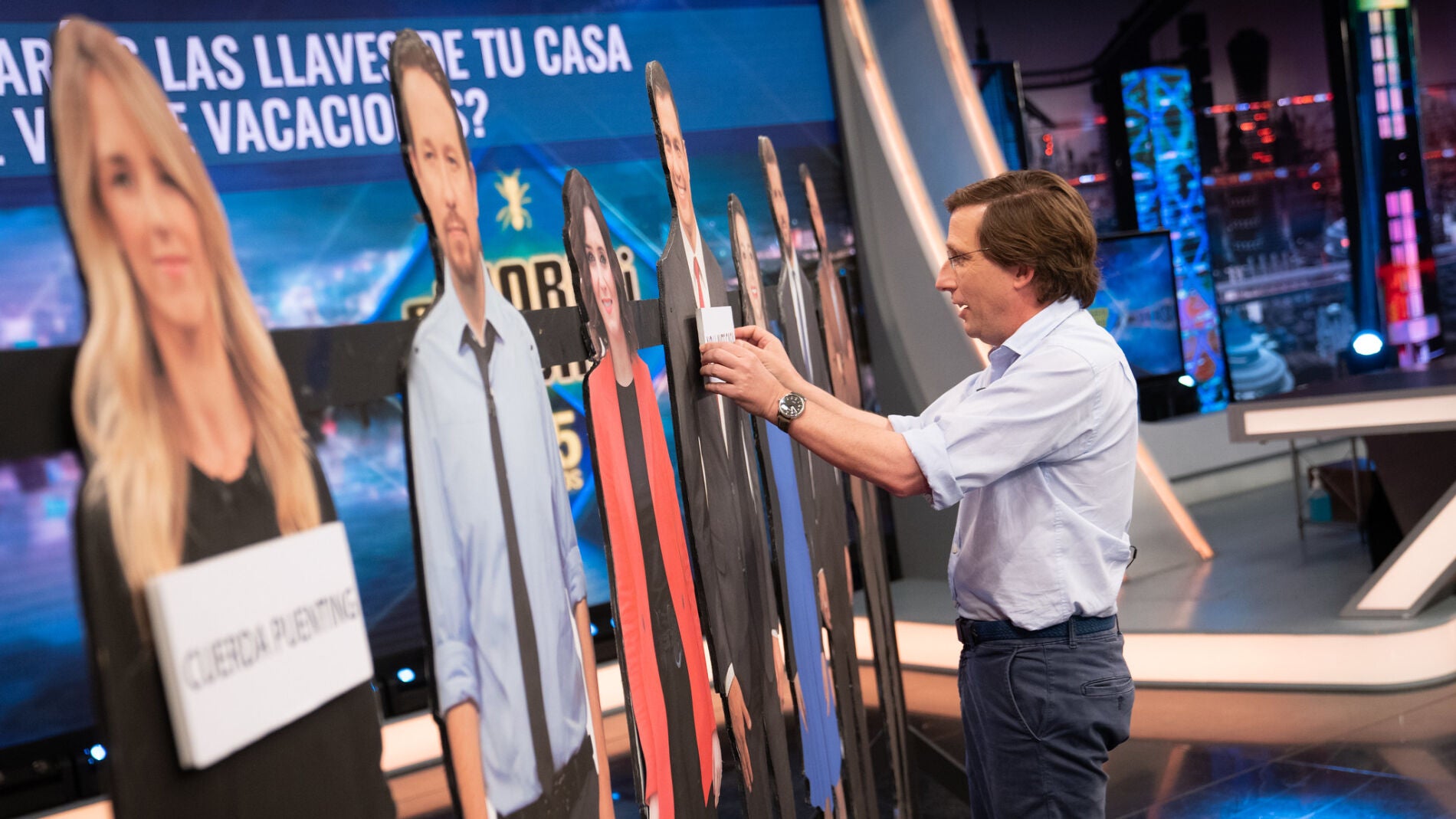 Jos&eacute; Luis Mart&iacute;nez-Almeida se enfrenta a las preguntas m&aacute;s comprometidas: &iquest;Con qu&eacute; pol&iacute;tico planear&iacute;a un atraco o se ir&iacute;a de fiesta?