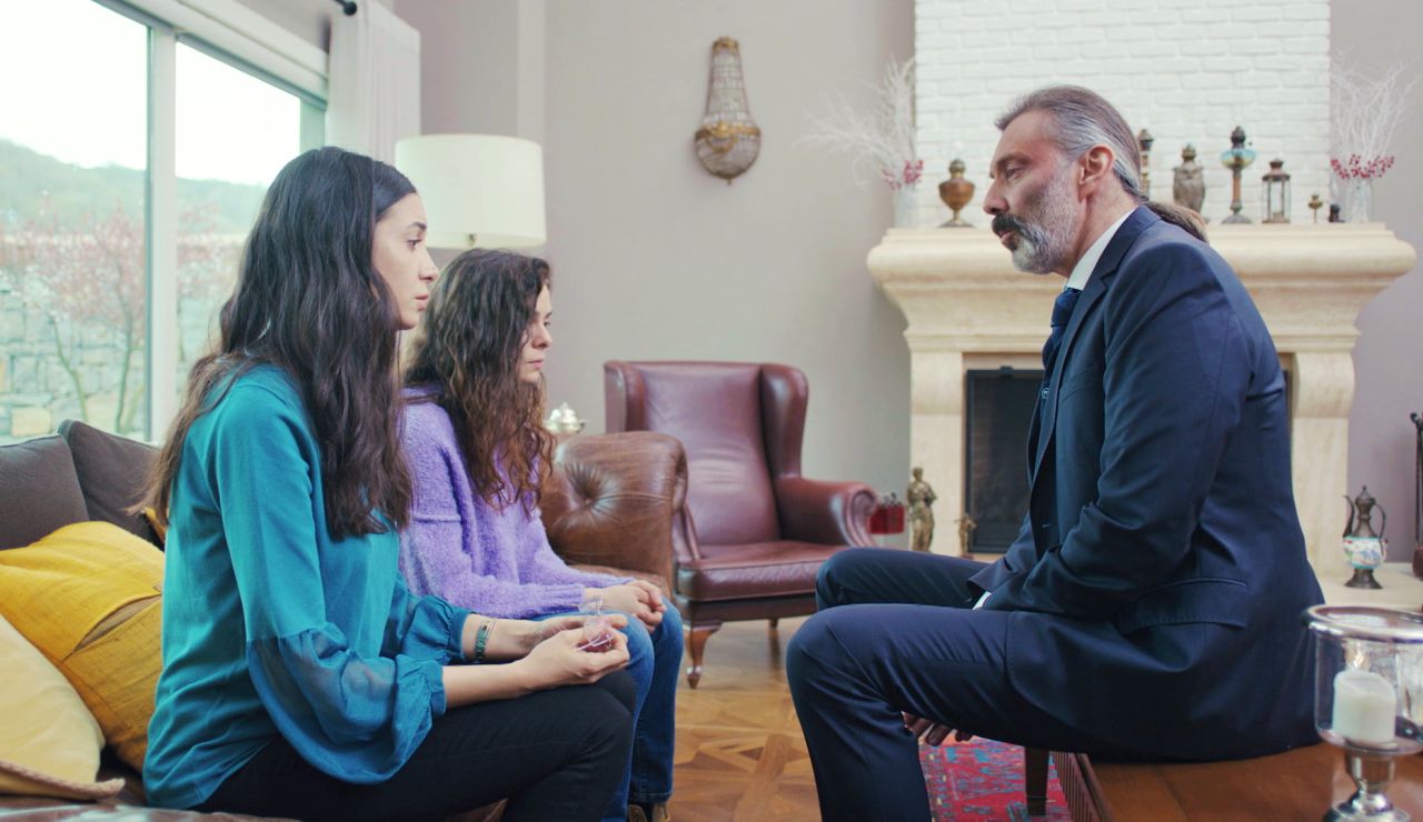 La propuesta de Nezir a Bahar y Piril para salvar a Sarp: ¿En qué consiste su oferta? La propuesta de Nezir a Bahar y Piril para salvar a Sarp: ¿En qué consiste su oferta?