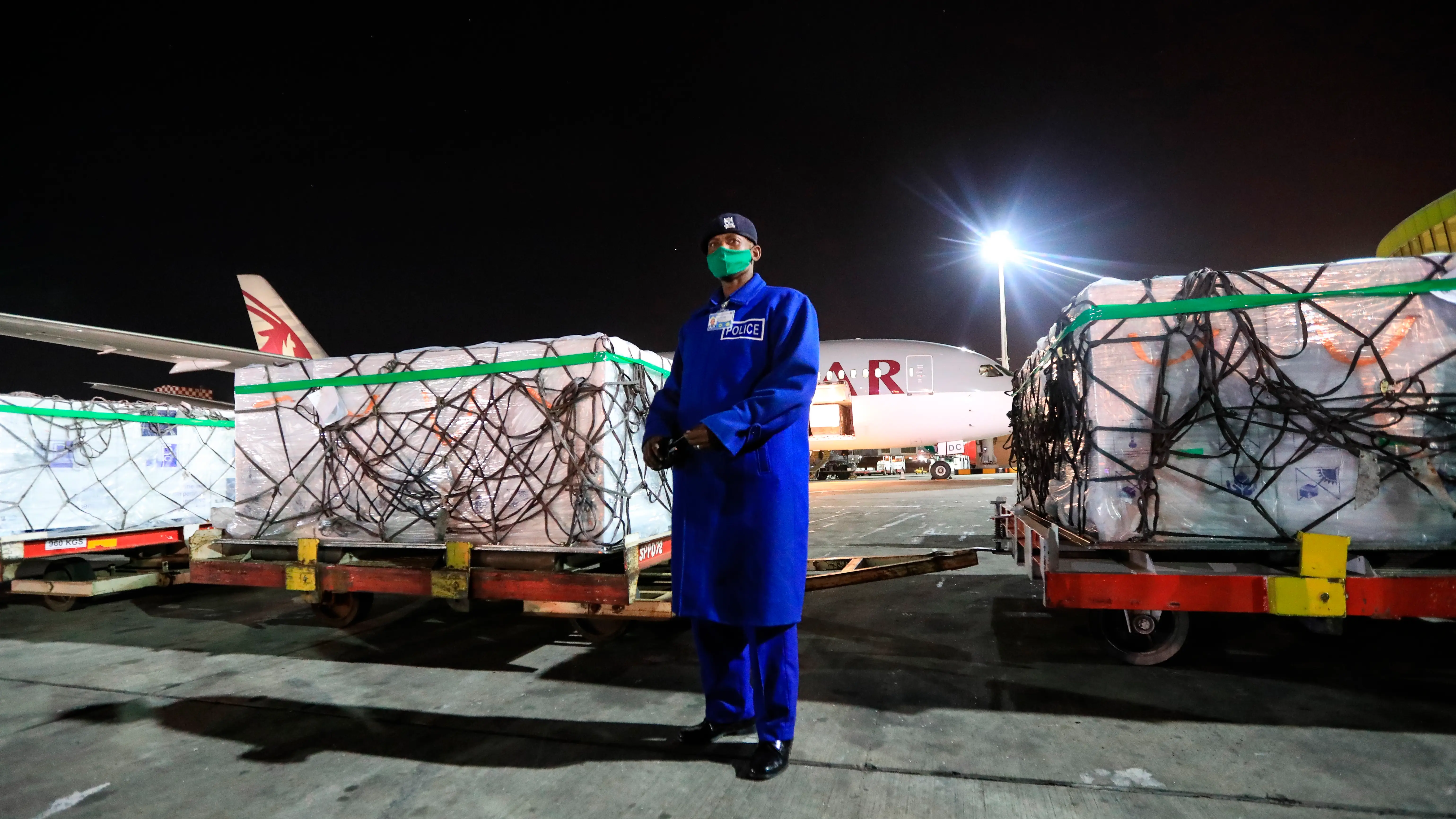 Más de un millón de dosis de la vacuna de AstraZeneca aterrizan en Kenia Más de un millón de dosis de la vacuna de AstraZeneca aterrizan en Kenia