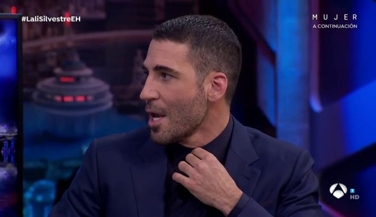 La peligrosa escena de Miguel Ángel Silvestre con seis perros: "Me bailaron los tobillos" La peligrosa escena de Miguel Ángel Silvestre con seis perros: "Me bailaron los tobillos"