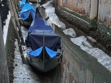 Imagen de uno de los canales de Venecia Imagen de uno de los canales de Venecia