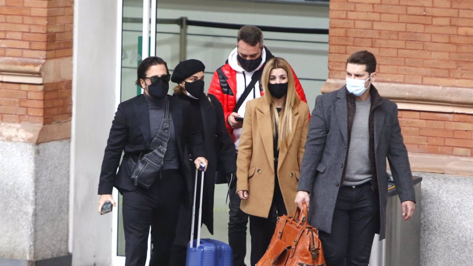 Chenoa, David Bustamante, Natalia y Manu Tenorio viajan juntos a Barcelona para despedir a Álex Casademunt