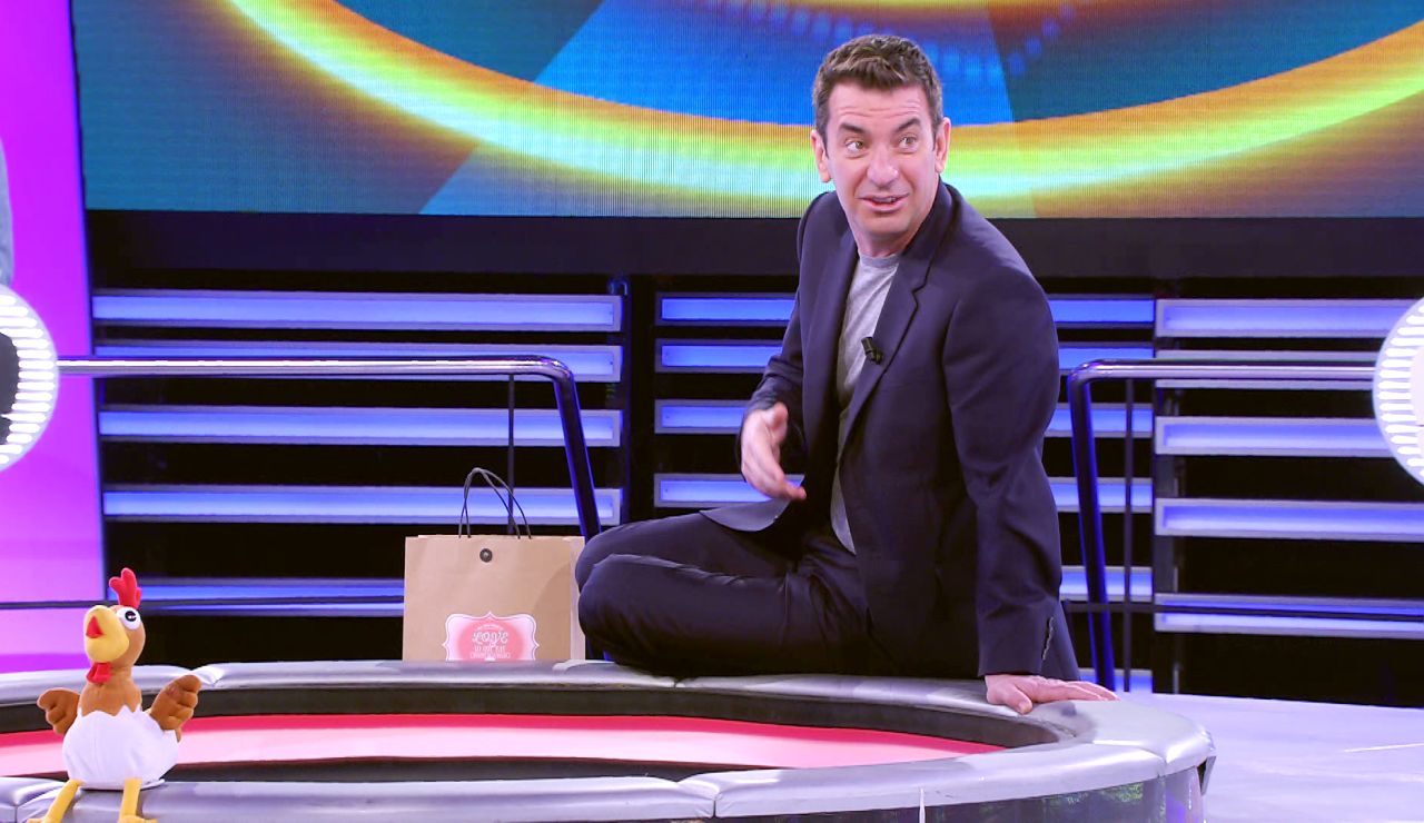 Arturo Valls descubre la pasión secreta de su vecina Enriqueta: ¿Es la loca de los gatos? Arturo Valls descubre la pasión secreta de su vecina Enriqueta: ¿Es la loca de los gatos?