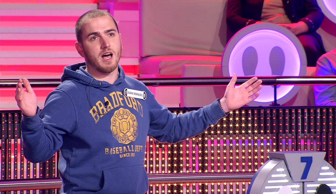 La reacción de Arturo Valls a la chirigota de Juan Manuel en ‘¡Ahora caigo!’ La reacción de Arturo Valls a la chirigota de Juan Manuel en ‘¡Ahora caigo!’