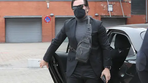 David Bustamante muy afectado por el fallecimiento de Álex Casademunt EN ATOCHA RUMBO A BARCELONA