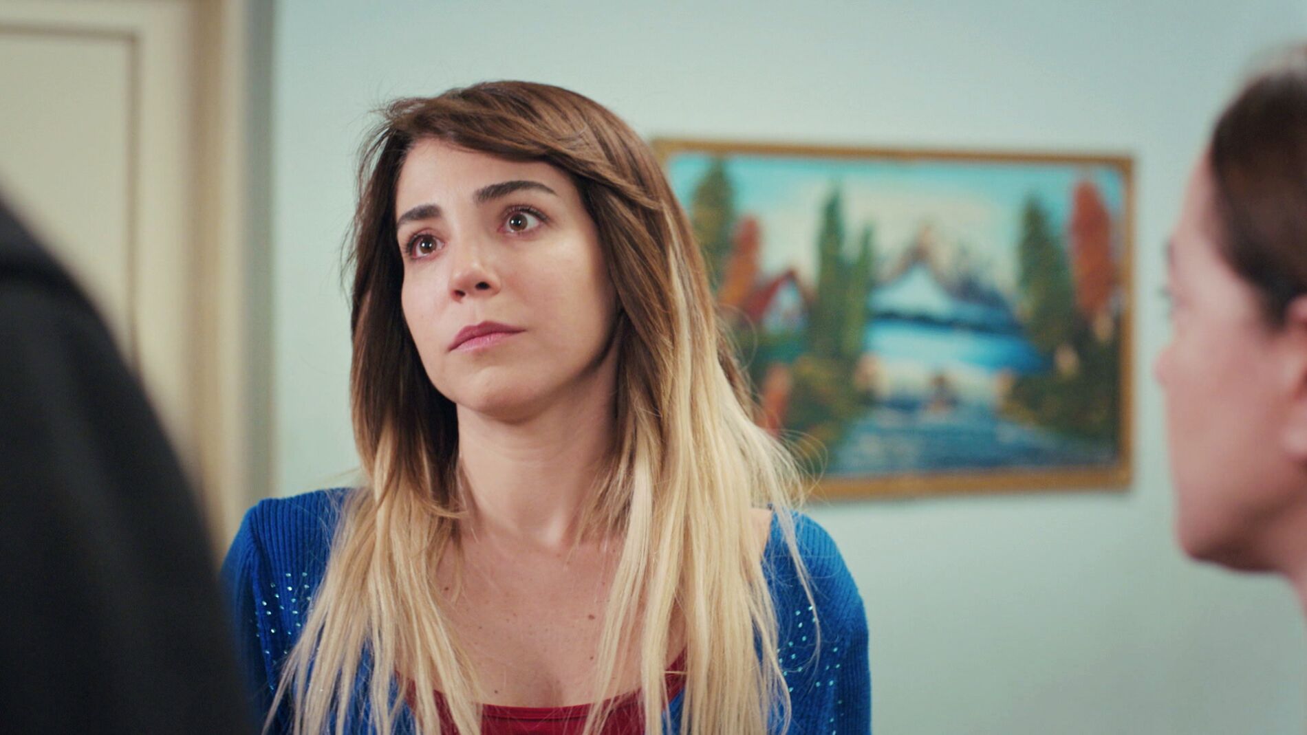 Sirin, muerta de celos al creer que Emre va a cenar con Ceyda