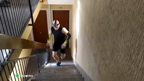 David March y su último reto: logra subir siete pisos más rápido que un ascensor David March y su último reto: logra subir siete pisos más rápido que un ascensor