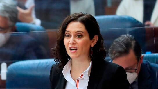 La presidenta de la Comunidad de Madrid, Isabel D&iacute;az Ayuso, durante su intervenci&oacute;n en la Asamblea.
