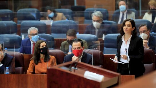 Ayuso durante su intervenci&oacute;n en la Asamblea de Madrid