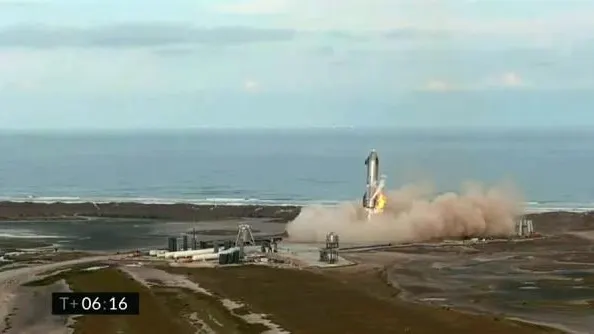 Imagen del cohete de SpaceX en el momento que estalla