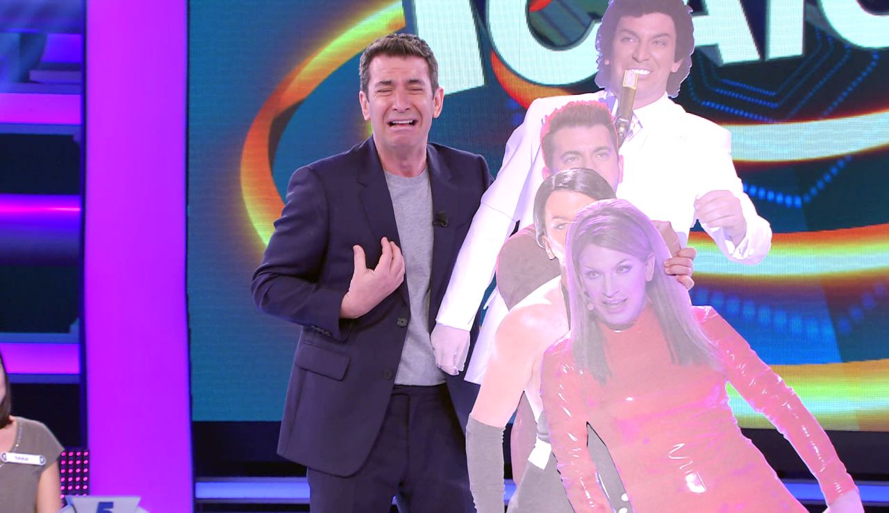 Arturo Valls, triste al ver a sus ‘hijos’ en el contenedor: “Algo de mí se va con ellos” Arturo Valls, triste al ver a sus ‘hijos’ en el contenedor: “Algo de mí se va con ellos”