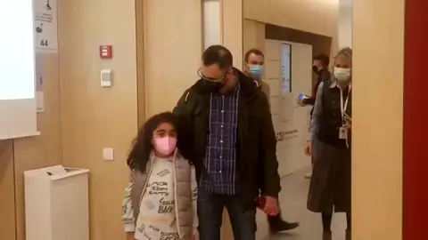 Presentan el primer trasplante cruzado de riñón de grupo sanguíneo incompatible en España Presentan el primer trasplante cruzado de riñón de grupo sanguíneo incompatible en España
