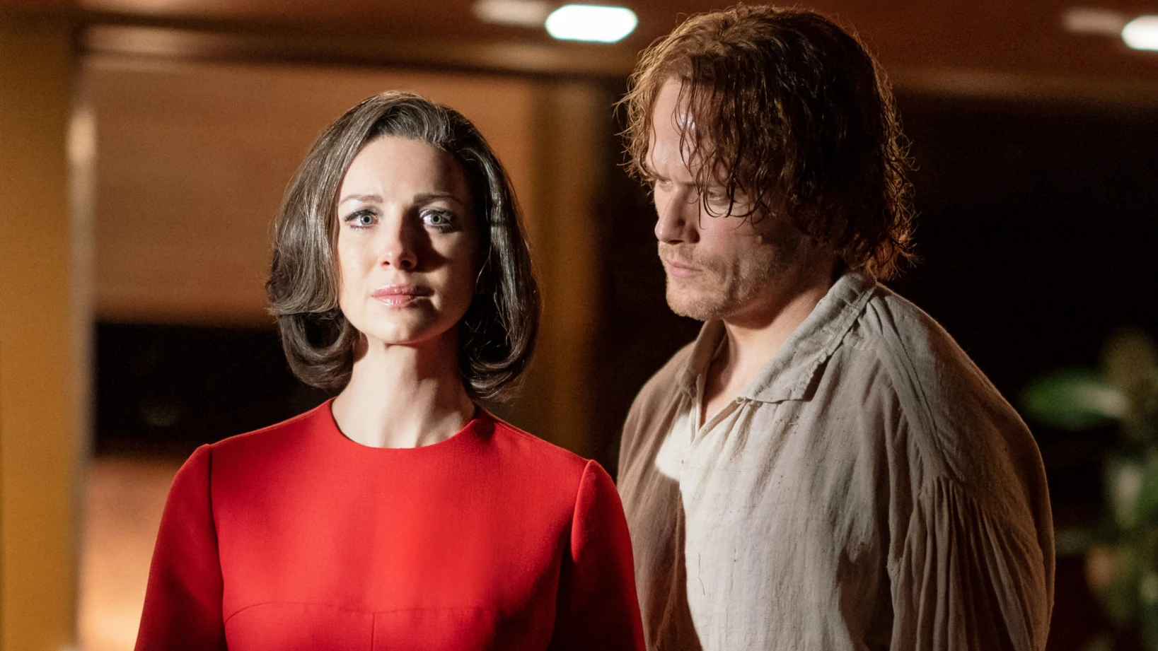 Caitriona Balfe y Sam Heughan como Claire y Jamie en 'Outlander' En el final de la temporada 5