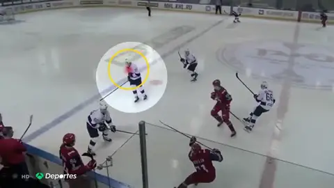 Muere un jugador de hockey hielo a los 19 años tras recibir un impacto del disco en la cabeza Muere un jugador de hockey hielo a los 19 años tras recibir un impacto del disco en la cabeza