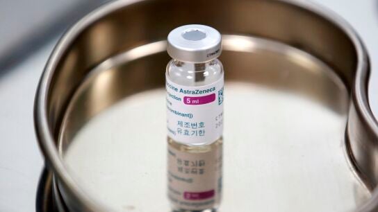 Ejemplar de la vacuna de AstraZeneca