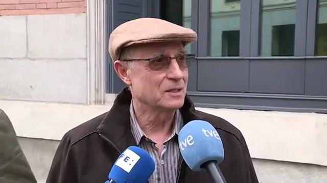 Ángel Hernández, que ayudó a su mujer a morir, celebra la aprobación de la eutanasia: "Ha merecido la pena" Ángel Hernández, que ayudó a su mujer a morir, celebra la aprobación de la eutanasia: "Ha merecido la pena"