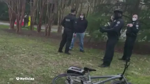 Detenido un hombre armado junto a la residencia de la vicepresidenta Kamala Harris Detenido un hombre armado junto a la residencia de la vicepresidenta Kamala Harris