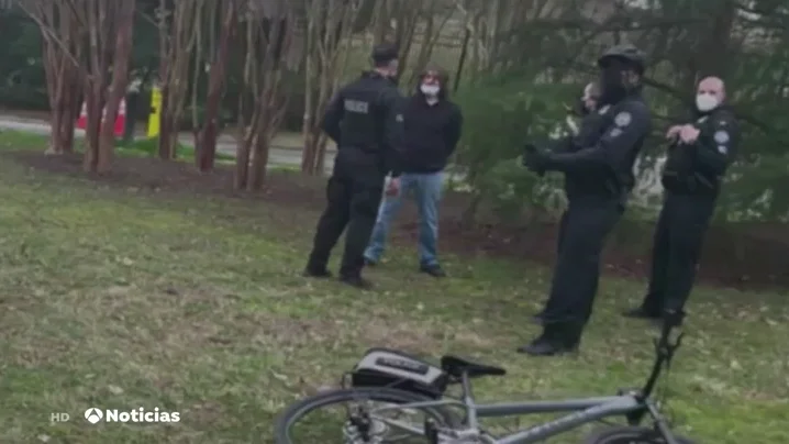 Detenido un hombre armado junto a la residencia de la vicepresidenta Kamala Harris Detenido un hombre armado junto a la residencia de la vicepresidenta Kamala Harris