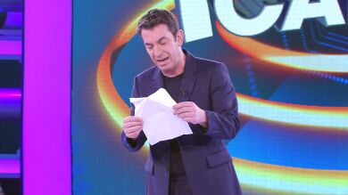 Arturo Valls alucina con la nota de Enriqueta: “Diez años de programa para esto”
