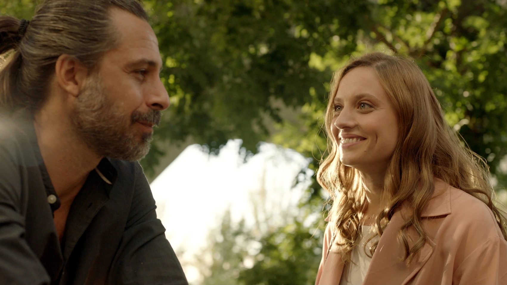 Lucas y Sara (Hugo Silva y Michelle Jenner), 10 años después en 'Los hombres de Paco' Lucas y Sara (Hugo Silva y Michelle Jenner), 10 años después en 'Los hombres de Paco'