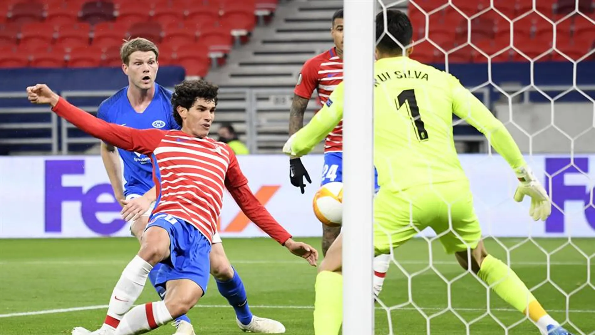 El Granada sigue haciendo historia y pasa a cuartos de la Europa League pese a perder ante el Molde El Granada sigue haciendo historia y pasa a cuartos de la Europa League pese a perder ante el Molde