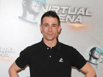 Juan José Ballesta posando ante los medios Juan José Ballesta posando ante los medios