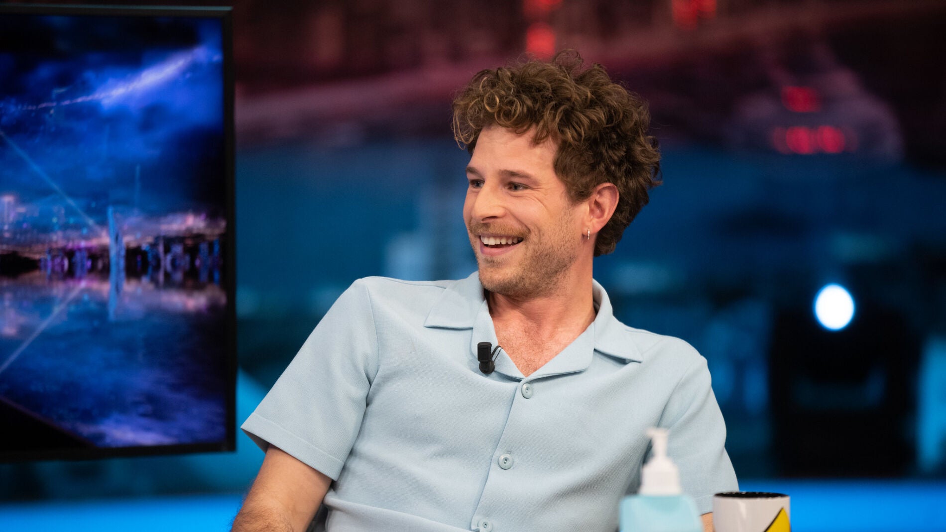 As&iacute; prepar&oacute; &Aacute;lvaro Cervantes una escena de sexo: su momento m&aacute;s embarazoso en 'El Hormiguero 3.0'
