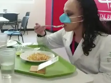México inventa una mascarilla nasal para poder comer y beber seguros frente al coronavirus México inventa una mascarilla nasal para poder comer y beber seguros frente al coronavirus