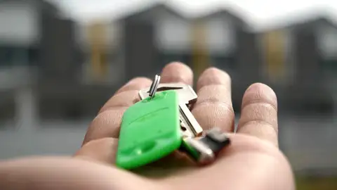 Así será la nueva ley del alquiler que no limita los precios: quién y cómo se podrá beneficiar de las desgravaciones fiscales Así será la nueva ley del alquiler que no limita los precios: quién y cómo se podrá beneficiar de las desgravaciones fiscales