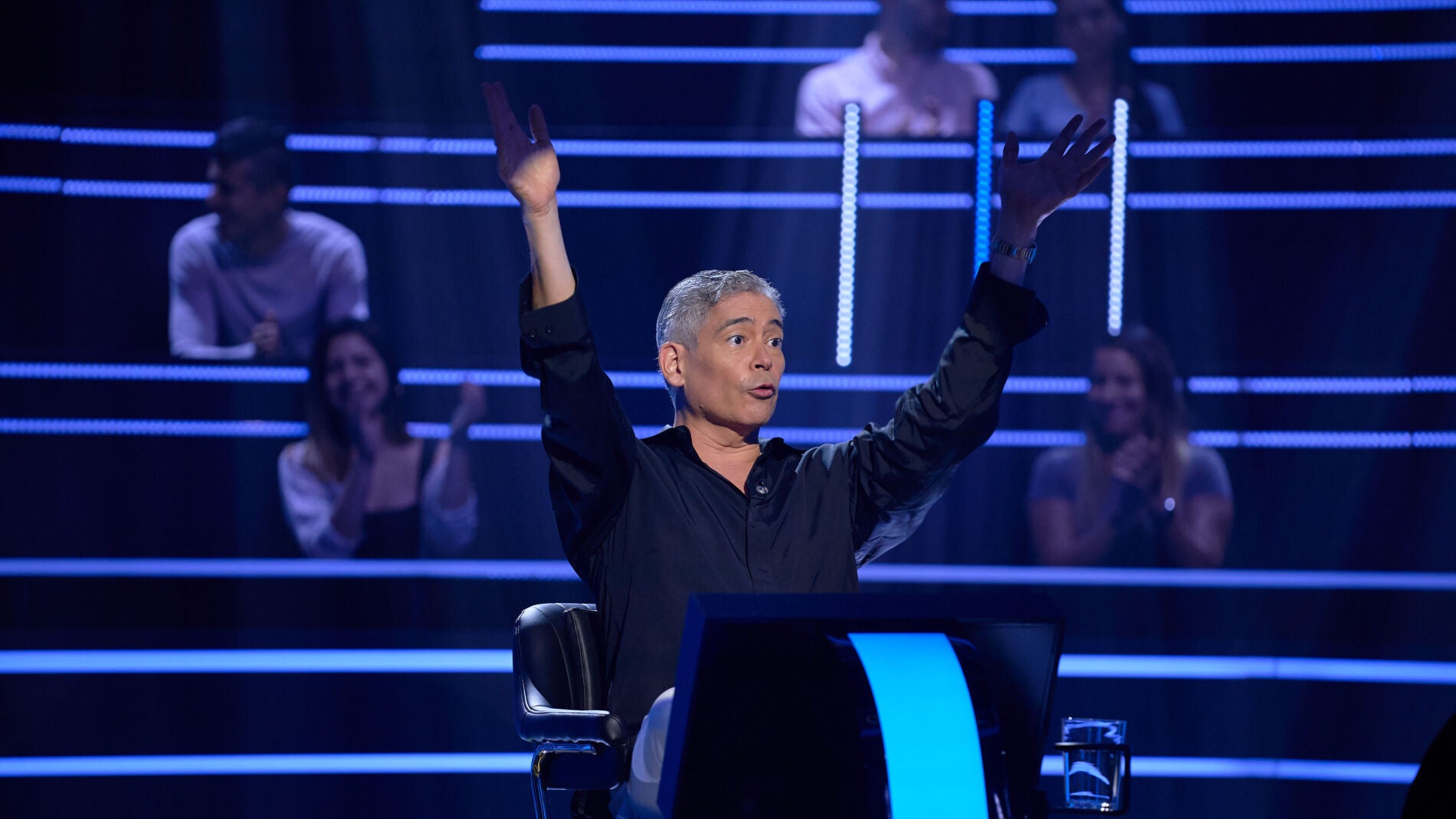 Boris Izaguirre, euf&oacute;rico tras alcanzar los 10.000 euros: "&iquest;Esto est&aacute; dando vueltas?"