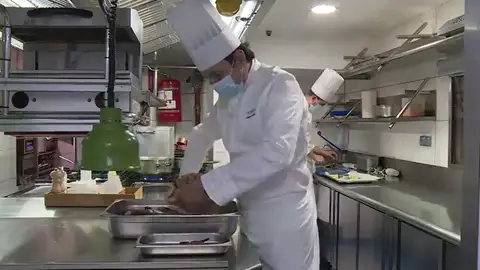 Mario Valles, de judoka olímpico a chef de cocina: "El reconocimiento del cliente es mejor que una medalla olímpica" Mario Valles, de judoka olímpico a chef de cocina: "El reconocimiento del cliente es mejor que una medalla olímpica"