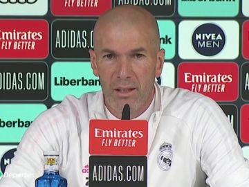 Zidane sigue sin aclarar su futuro: "Puedes firmar 10 años y mañana estar fuera"