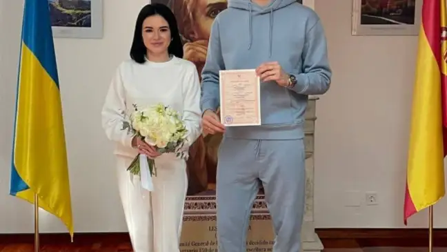 Andriy Lunin se casa con su novia en Madrid en chándal y zapatillas deportivas Andriy Lunin se casa con su novia en Madrid en chándal y zapatillas deportivas