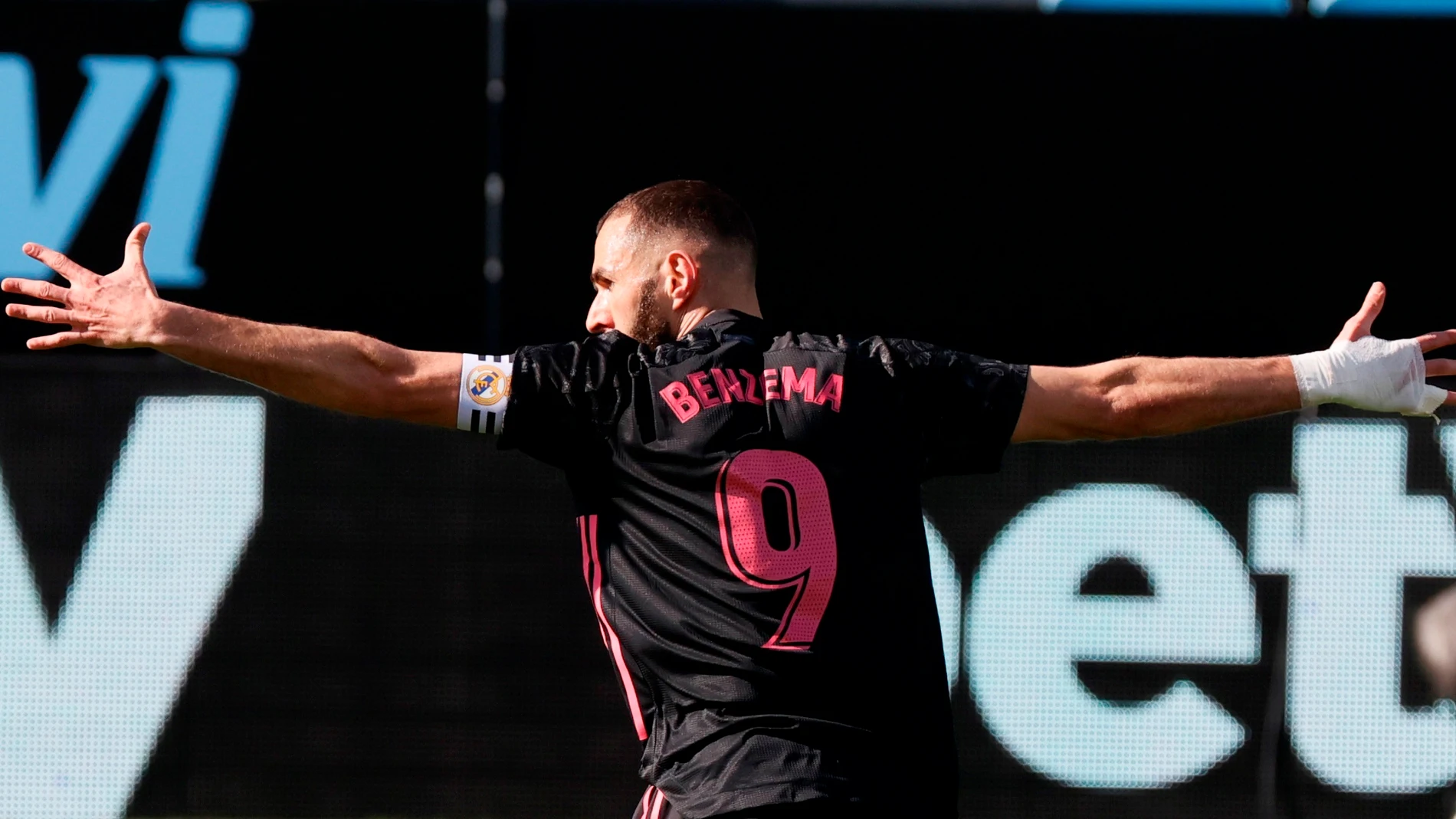 Benzema celebra un gol ante el Celta de Vigo Benzema celebra un gol ante el Celta de Vigo