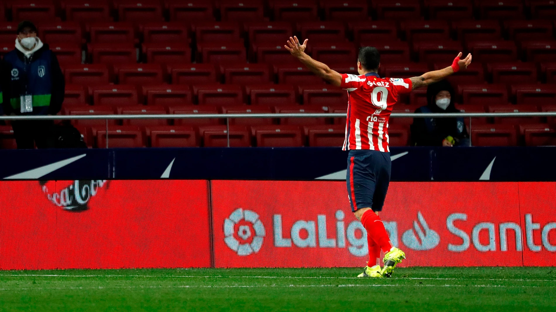 Suárez celebra el gol contra el Alavés Suárez celebra el gol contra el Alavés