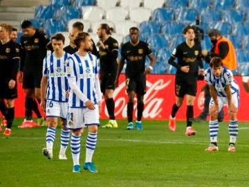 Los jugadores del Barcelona celebran un gol ante la Real Sociedad