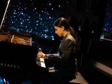 Alexandra Dovgan brilla al piano con una pieza de Chopin en 'El Hormiguero 3.0'