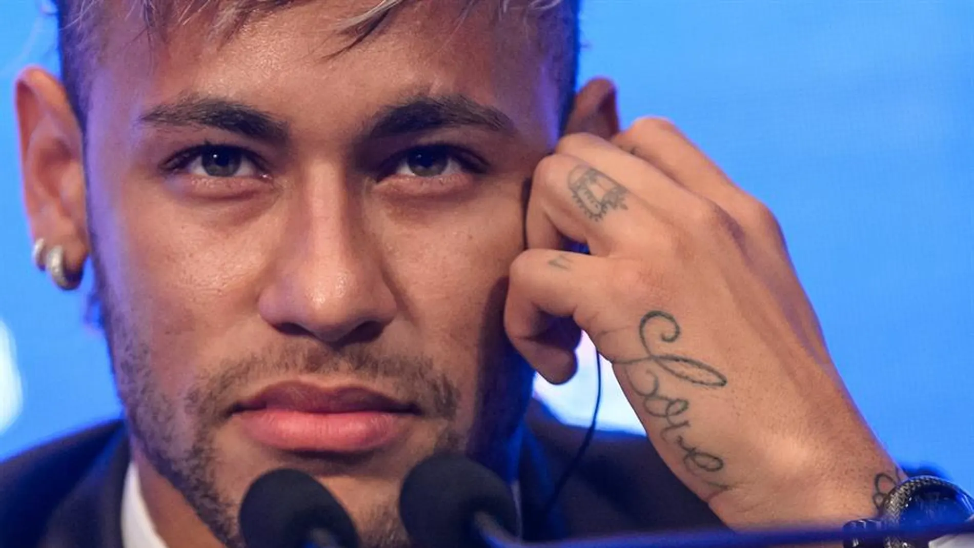 Suplantan la identidad de Neymar en Tinder: "Que me represente bien" Suplantan la identidad de Neymar en Tinder: "Que me represente bien"