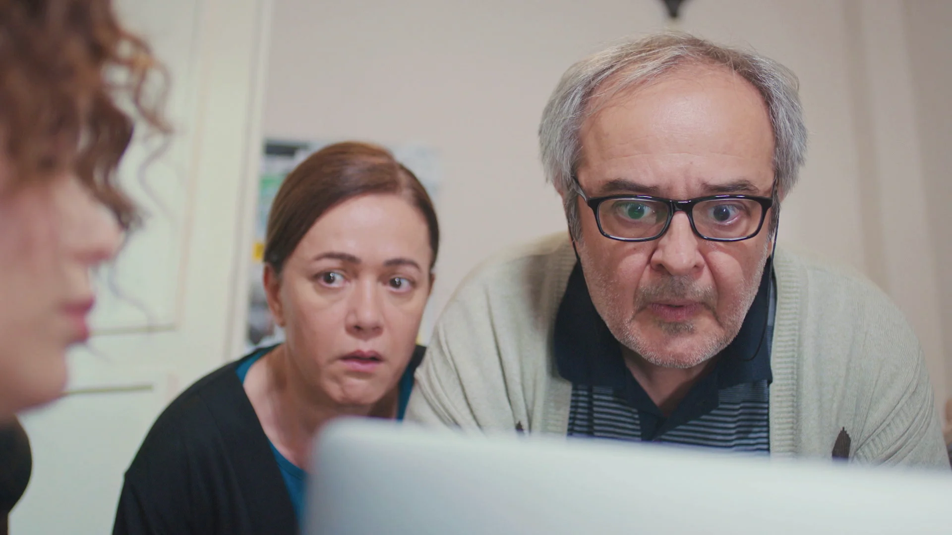 Idil revela a Hatice y Enver “el pequeño tesoro de Sirin” Idil revela a Hatice y Enver “el pequeño tesoro de Sirin”