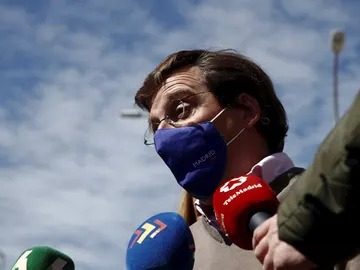 Almeida celebra el fichaje de Toni Cantó en la lista de Ayuso a las elecciones de Madrid: "Es una muy buena incorporación" Almeida celebra el fichaje de Toni Cantó en la lista de Ayuso a las elecciones de Madrid: "Es una muy buena incorporación"