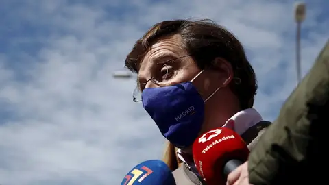 Almeida celebra el fichaje de Toni Cantó en la lista de Ayuso a las elecciones de Madrid: "Es una muy buena incorporación" Almeida celebra el fichaje de Toni Cantó en la lista de Ayuso a las elecciones de Madrid: "Es una muy buena incorporación"