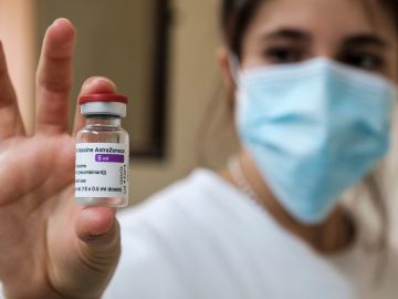 El Ministerio de Sanidad aprueba la vacunación con AstraZeneca a personas entre 55 y 65 años