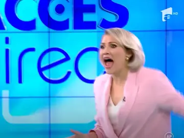 Una mujer desnuda entra en directo en la televisión de Rumanía y ataca con una piedra a la presentadora Una mujer desnuda entra en directo en la televisión de Rumanía y ataca con una piedra a la presentadora