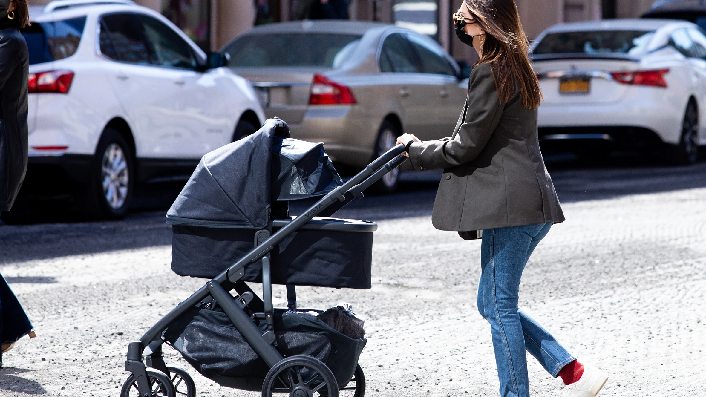 Emily Ratajkowski, una mama muy estilosa Encantada con su maternidad